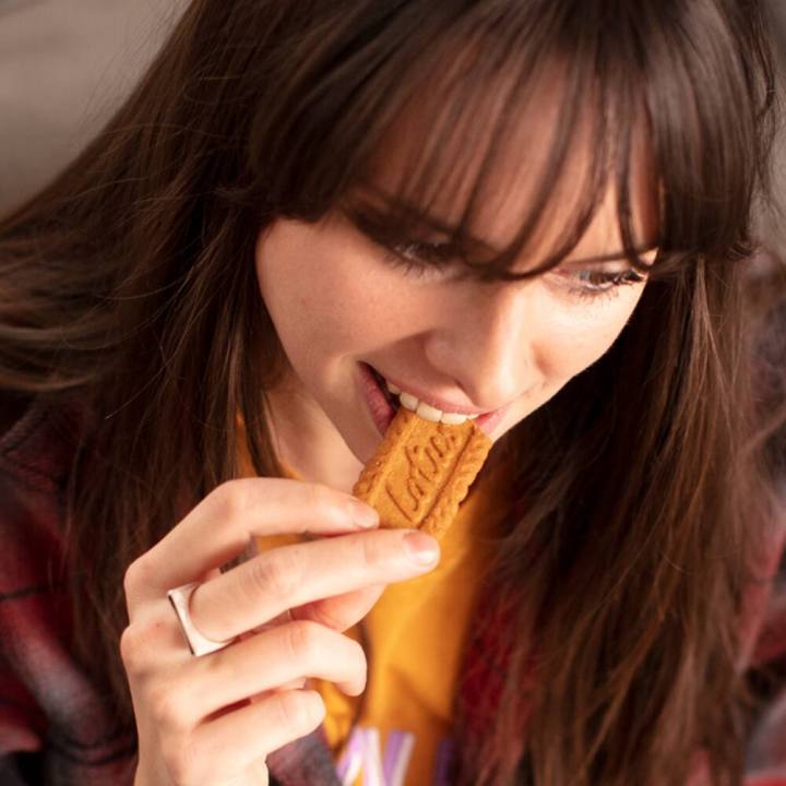 Paquete de galletas Lotus Biscoff 125 g para servir con el café
